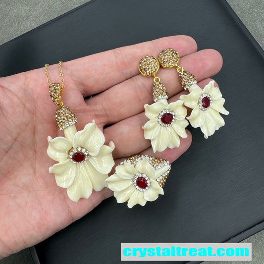Shell Flower Jewelry Set with Jade Inlay