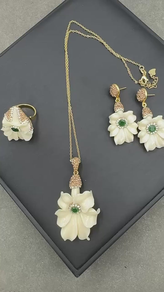 Shell Flower Jewelry Set with Jade Inlay