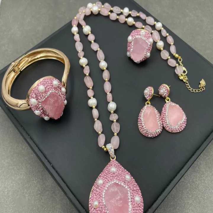 natural-raw-rose-quartz-and-pearl Jewelry sets