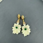 Green · Earring — Shell Flower Jewelry Set with Jade Inlay