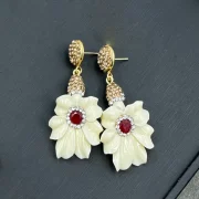 Red · Earring — Shell Flower Jewelry Set with Jade Inlay
